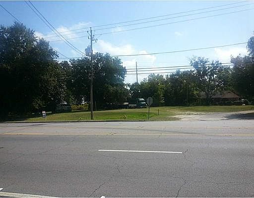 2nd image of 1916 McVeay Ct