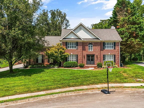 2nd image of 8407 Swathmore Ct
