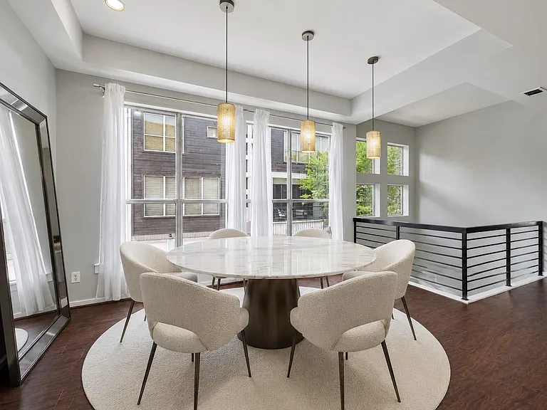 616 Lester St — Photo 12