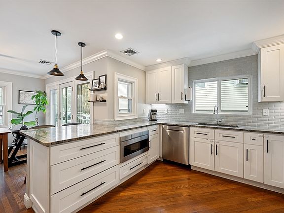 2nd image of 333 W 4th St Unit 333