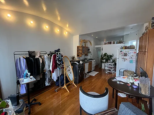 Rented by Green Line Realty | media 3