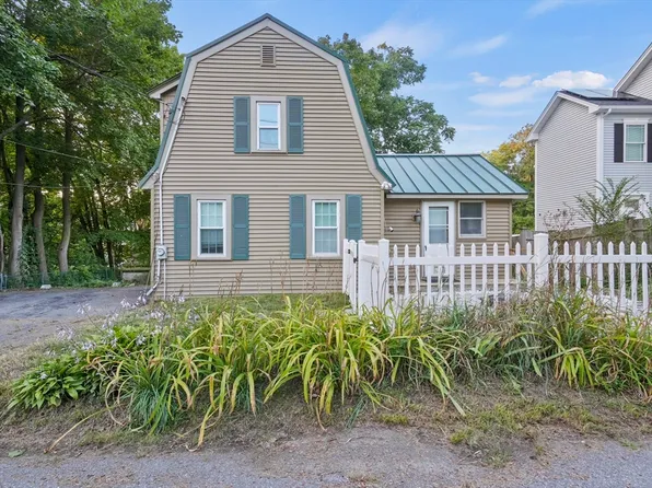 21 Holmes St, Spencer, MA 01562