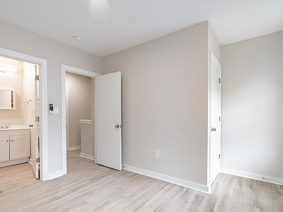 5th image of 135 E Lippincott St #10