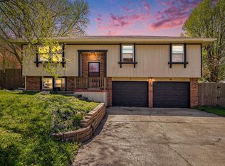 8501 Sarah Ln, Pleasant Valley, MO 64068