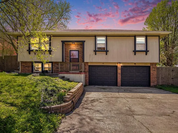 8501 Sarah Ln, Pleasant Valley, MO 64068