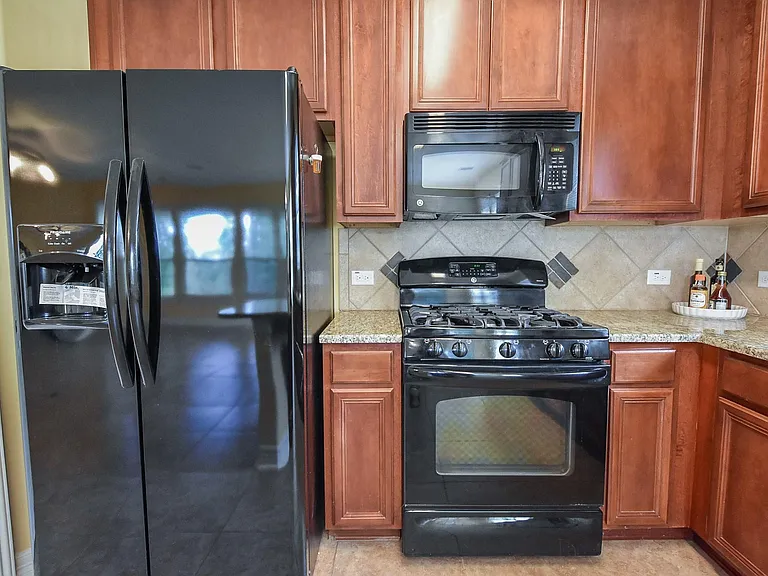 25203 Oak Villa Dr — Photo 22