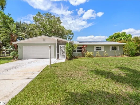 2221 Cape Way, North Fort Myers, FL 33917
