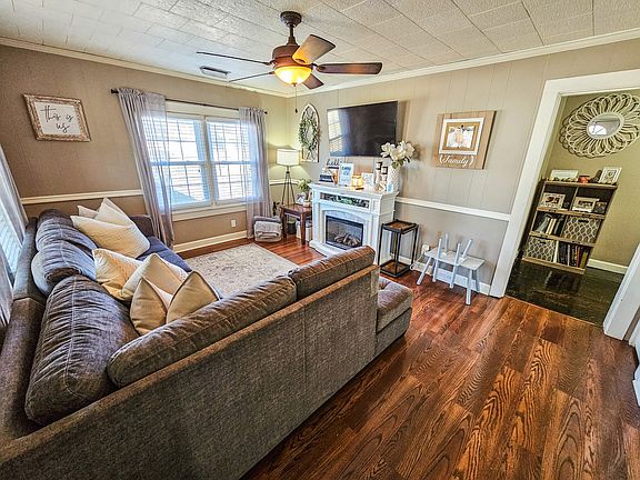 5th image of 813 Shelbyview Dr