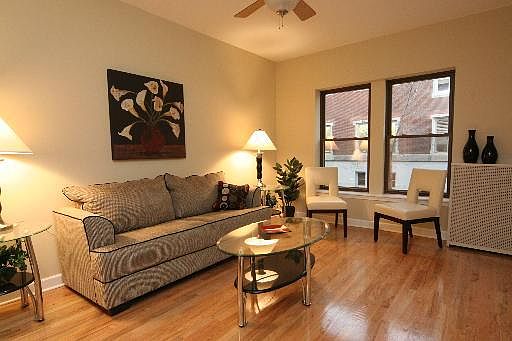 4th image of 1524 W Belle Plaine Ave #1