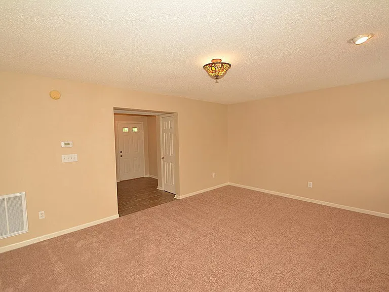 11960 Locus Ln — Photo 5
