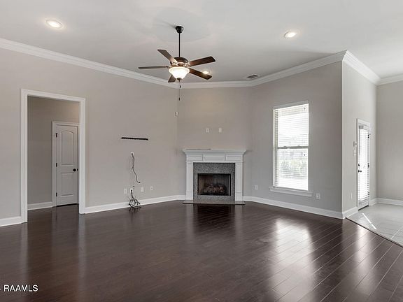 5th image of 110 Bernay Ct