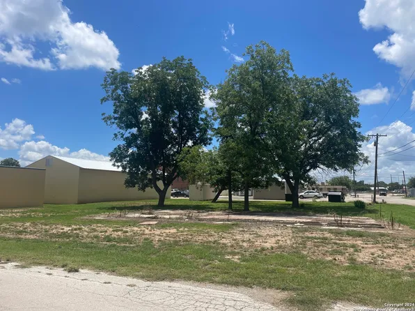 1205 16TH ST LOT 11-14, Hondo, TX 78861