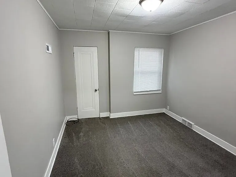 1913 Stirling Ave — Photo 14