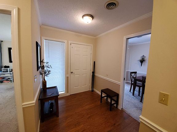 3rd image of 219 Juniper Ln