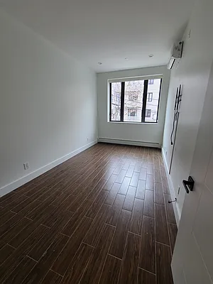 Rented by Bouklis Group | media 6