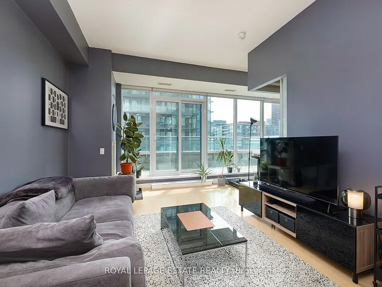112 George St S #S711 — Photo 11