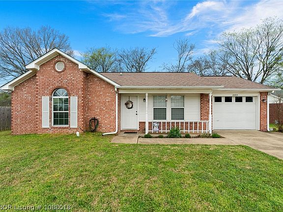 2nd image of 2205 Diamond Cir