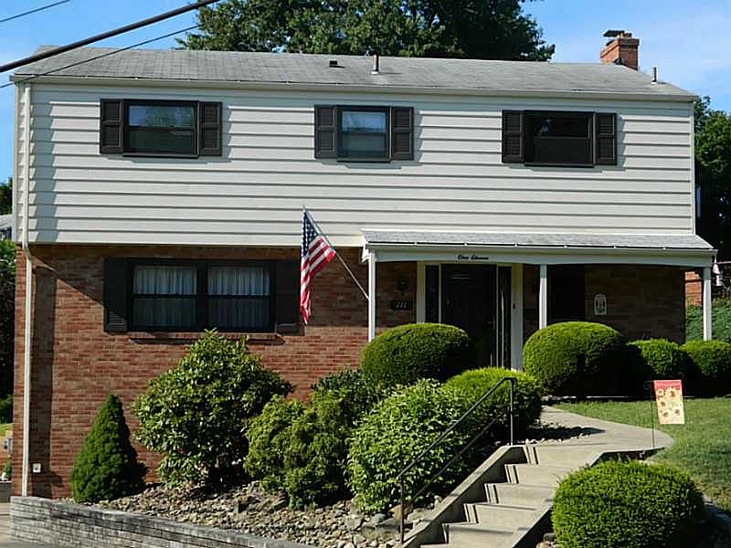1st image of 111 Fairdale Ct