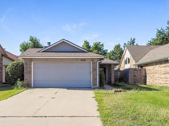 3rd image of 7728 Doris Dr
