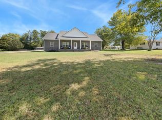 530 Fairway Dr, Lafayette, TN 37083