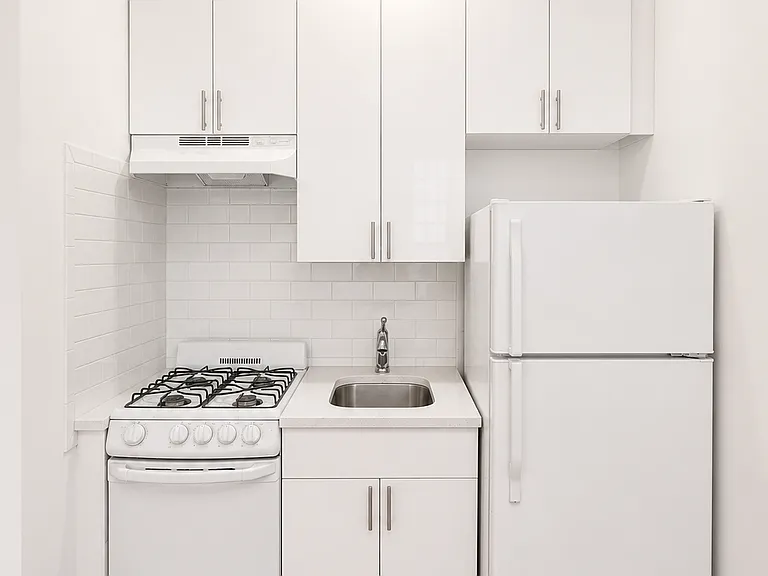 58 E 80th St #2A — Photo 10