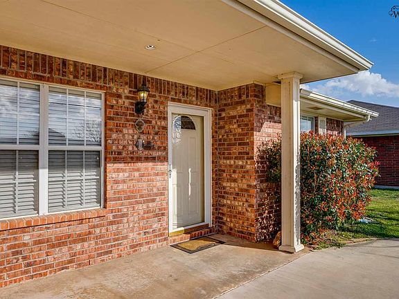 2nd image of 1619 City View Dr
