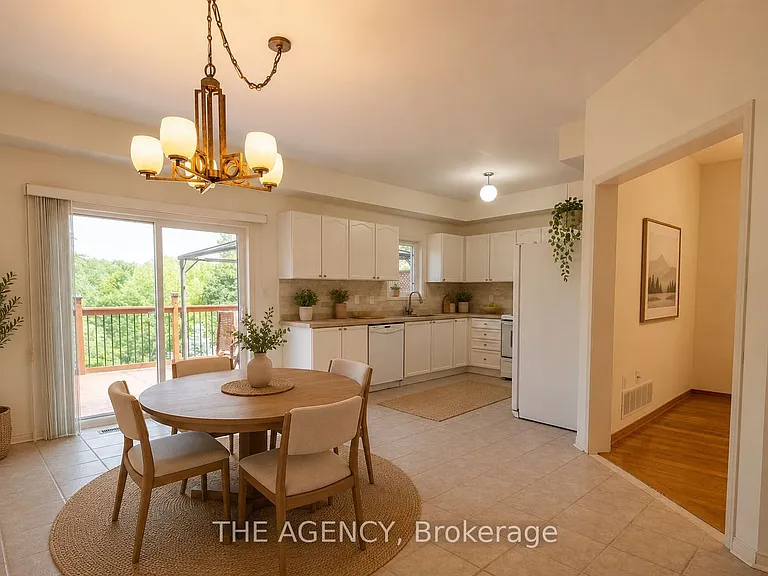 45 Silvervalley Dr #UPPER — Photo 8