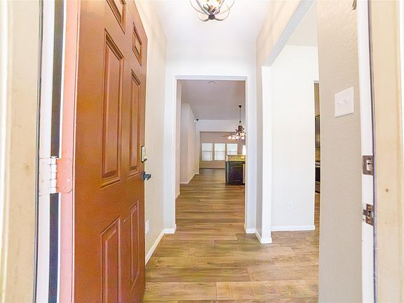 4th image of 10510 Chestnut Path Way