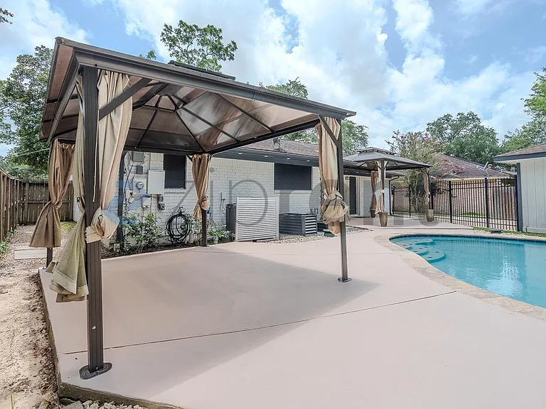 15443 Blackhawk Blvd — Photo 34