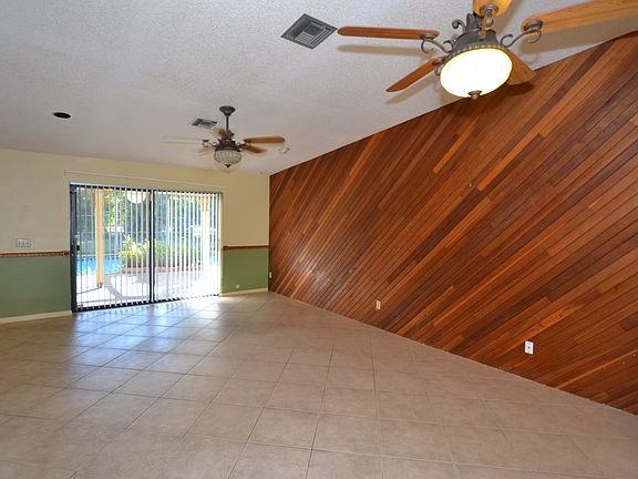 4th image of 100 NW 83rd Way