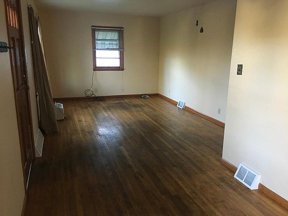 5th image of 727 Wells St #House