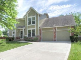 8817 W 118th St, Overland Park, KS 66210