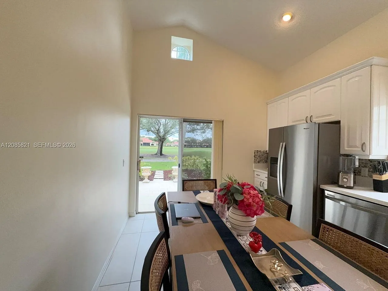 3 bed, 2.5 bath, 2146 sqft, $4,500 — Photo 2