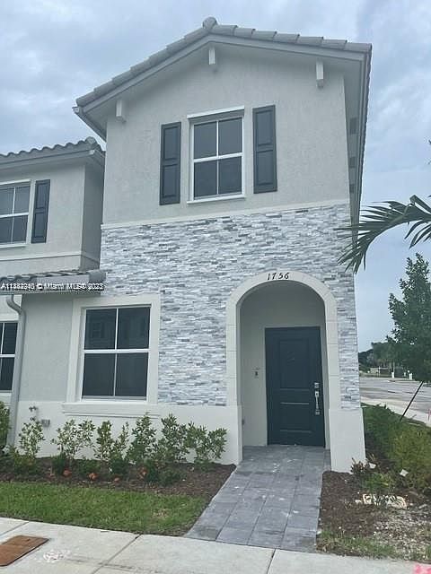 1st image of 1756 SE 27th St #1756