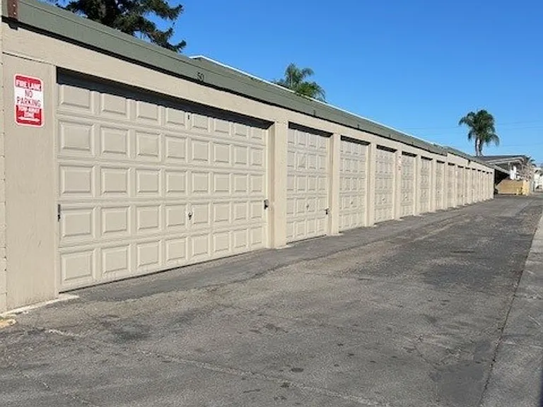 Vine Fullerton Apartments — Photo 18