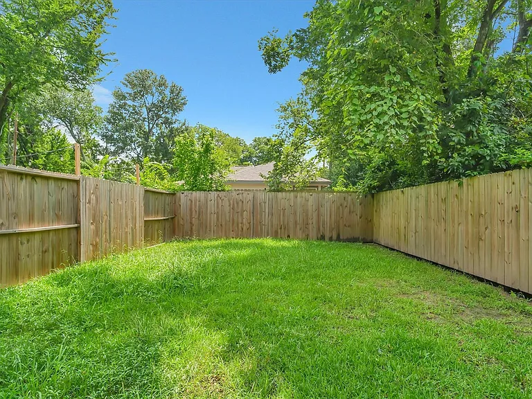 8318 Sunnyhill St — Photo 4