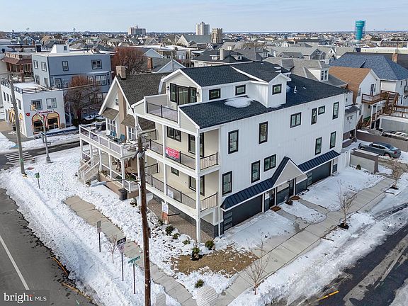 4th image of 5201 Atlantic Ave Unit A