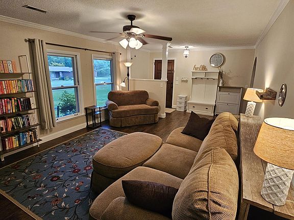 4th image of 217 Constitution Dr