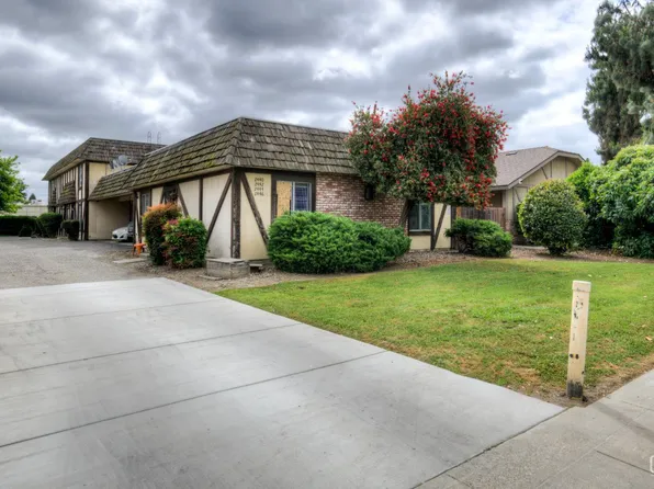 2440 N Sallee Ct, Visalia, CA 93291