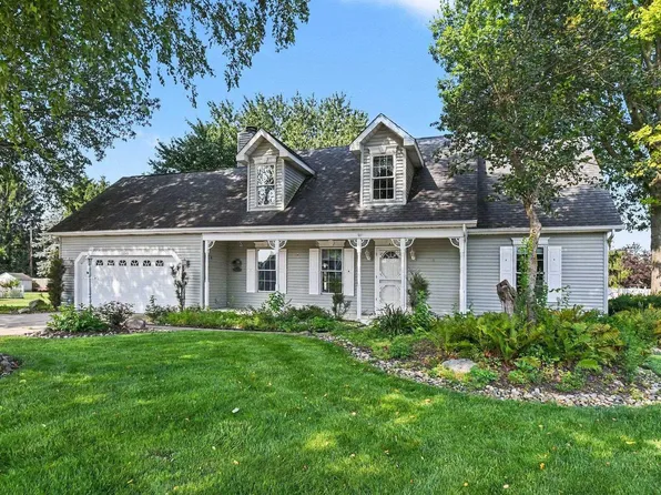 52143 Broken Arrow Dr, Granger, IN 46530