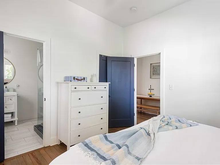 538 Winton Ter NE #B — Photo 10
