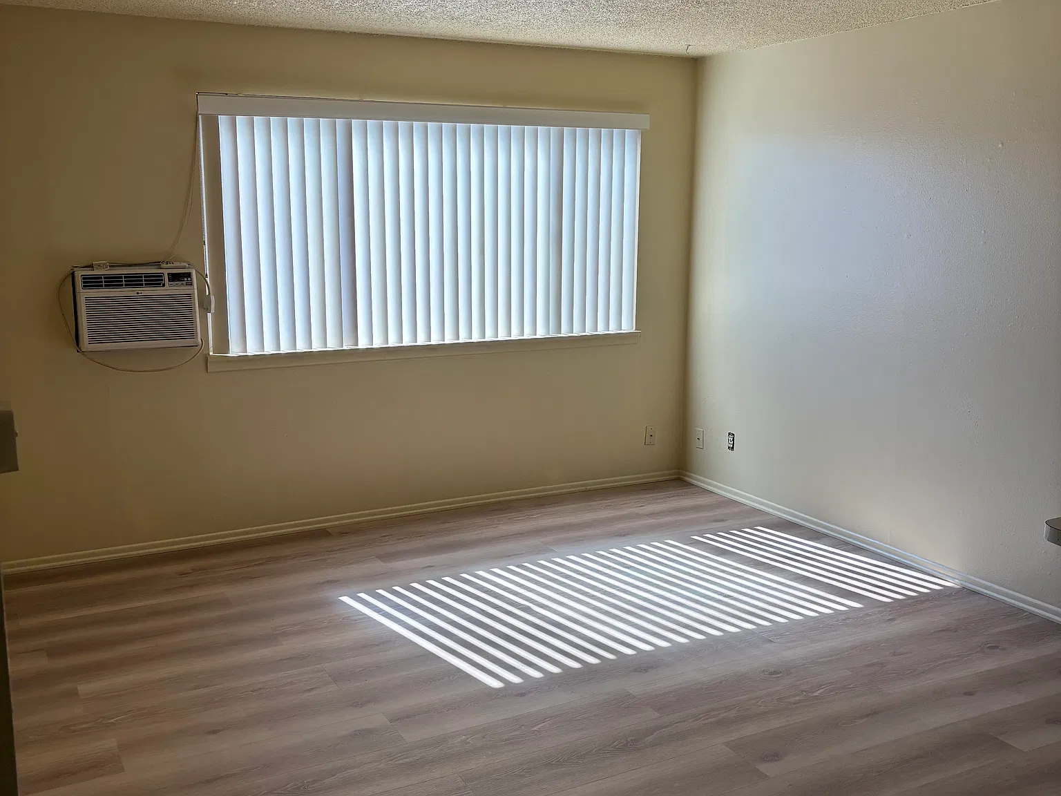 3921 E San Miguel St — Photo 3