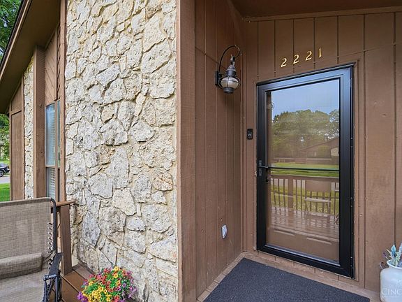 5th image of 2221 Joshua Cir