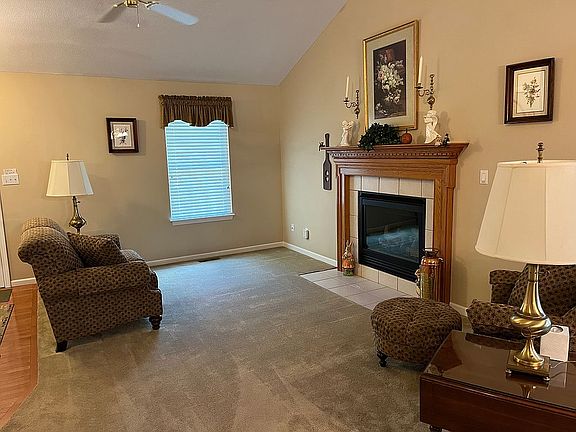5th image of 12 Arbor Ln