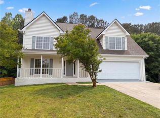 1555 Rose Pointe Dr, Loganville, GA 30052