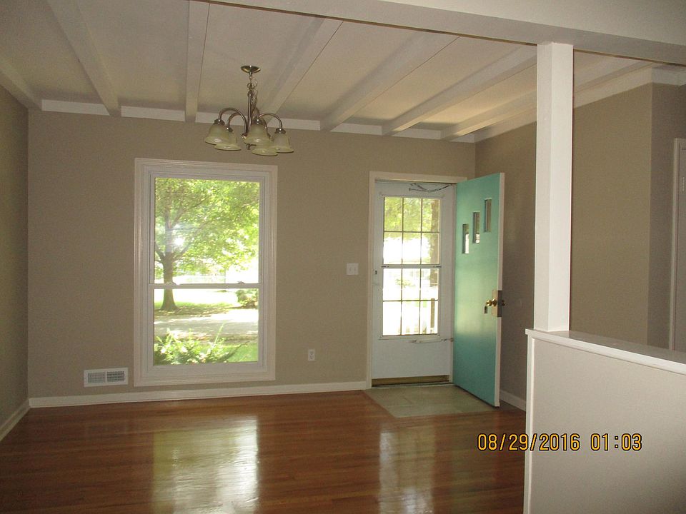 1st image of 9024 Hemlock Dr