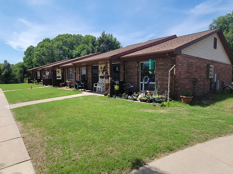 Heritage West Apartments — Photo 19