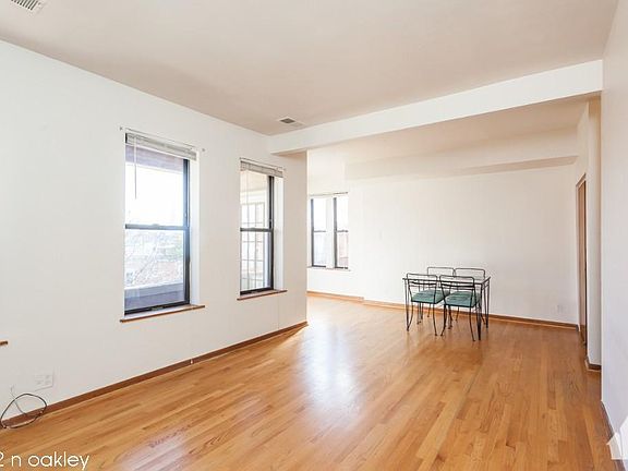 5th image of 1022 N Oakley Blvd #1125