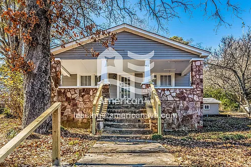 812 Clover Dr Photo 1