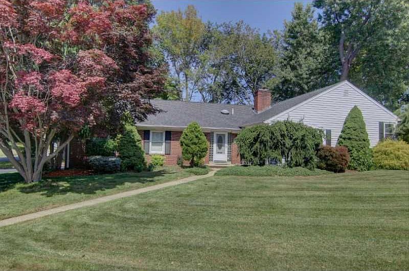 2nd image of 210 Poplar Dr
